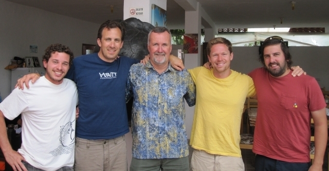 Latin American Fisheries Fellowship fellows posing with researchers from the Sustainable Fisheries Group